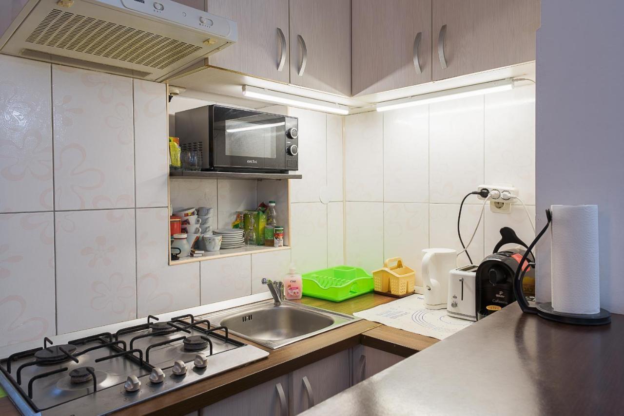 Center Walking Apartment And Room Bucureşti Ngoại thất bức ảnh