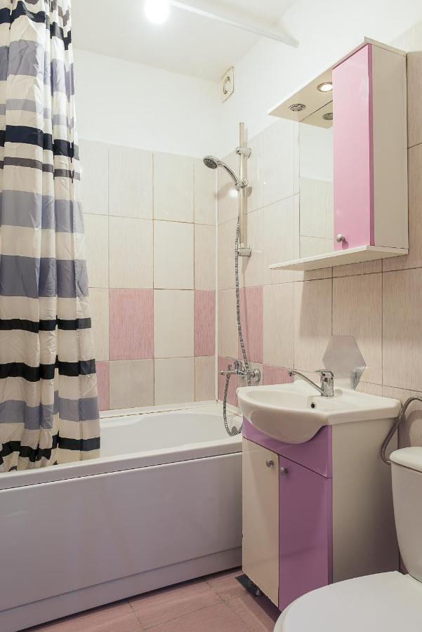Center Walking Apartment And Room Bucureşti Ngoại thất bức ảnh