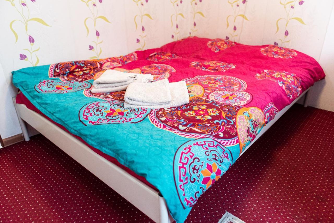 Center Walking Apartment And Room Bucureşti Ngoại thất bức ảnh