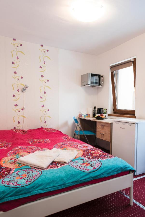 Center Walking Apartment And Room Bucureşti Ngoại thất bức ảnh